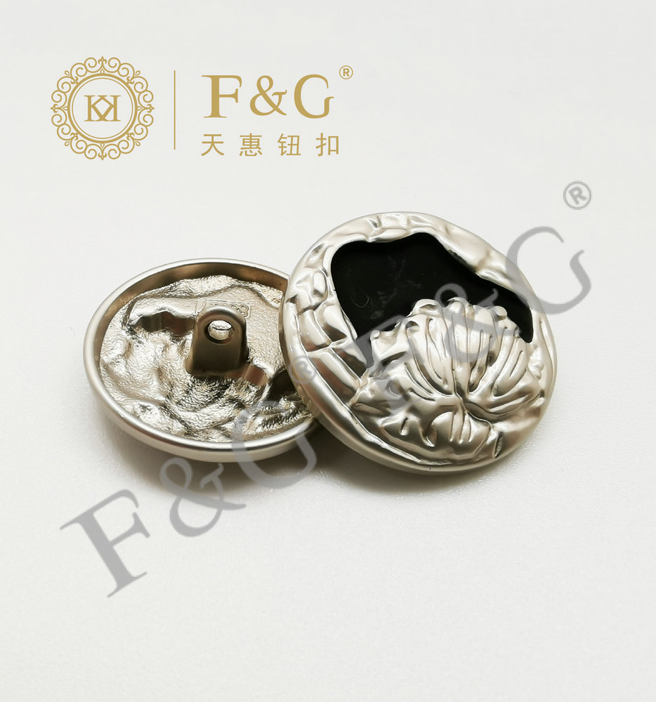 Alloy button